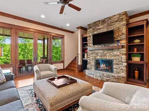 276 Stone Valley Way Hendersonville NC 28792