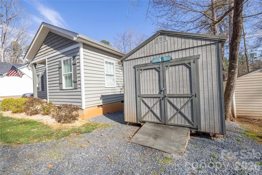 194 Hattaway Circle Mount Gilead NC 27306