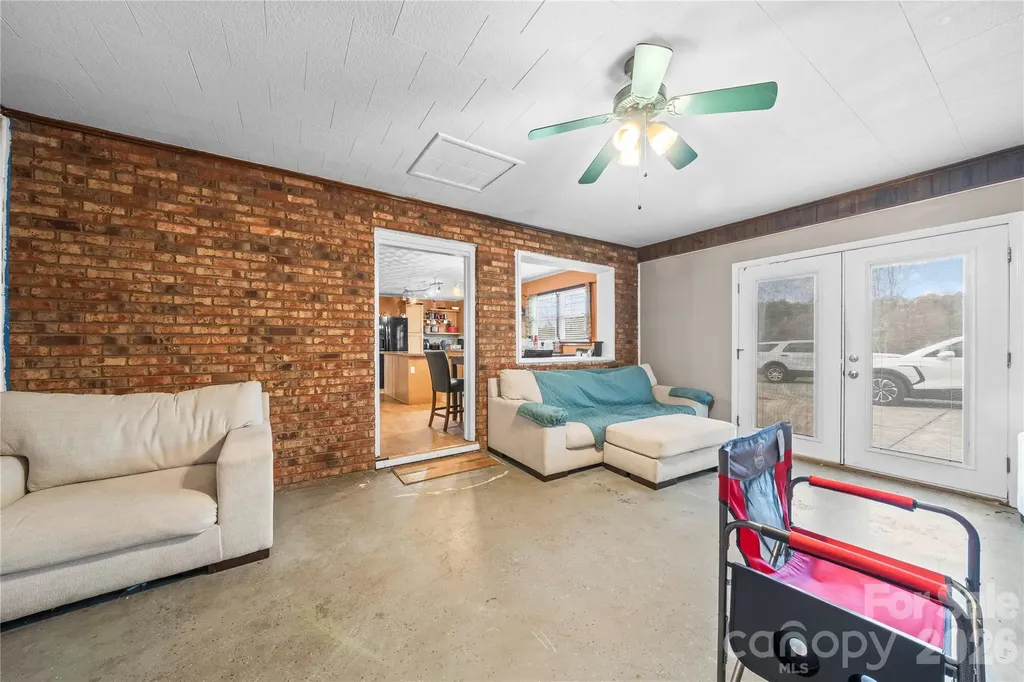 7910 Winalda Avenue Sherrills Ford NC 28673