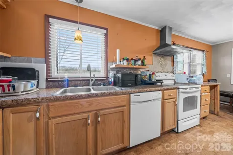 7910 Winalda Avenue Sherrills Ford NC 28673