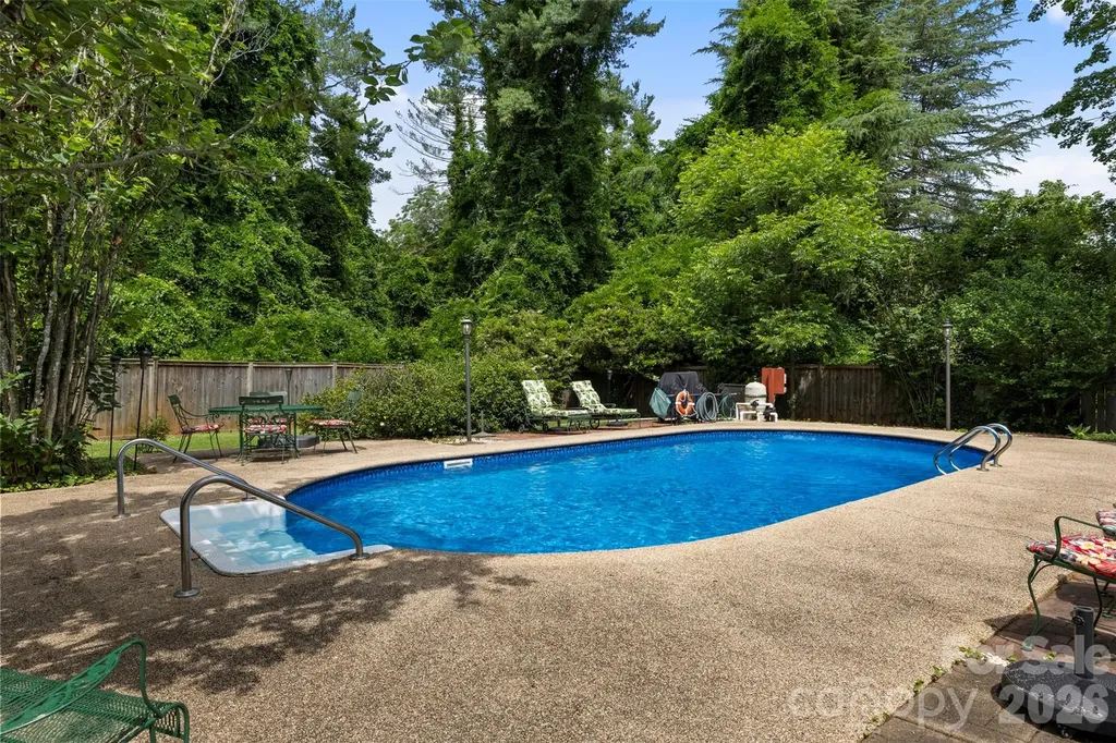 229 N Race Street Statesville NC 28677
