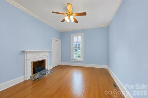 229 N Race Street Statesville NC 28677