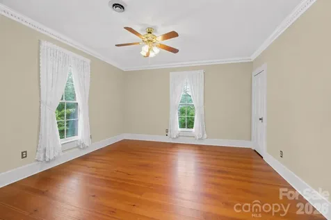 229 N Race Street Statesville NC 28677