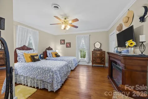 229 N Race Street Statesville NC 28677