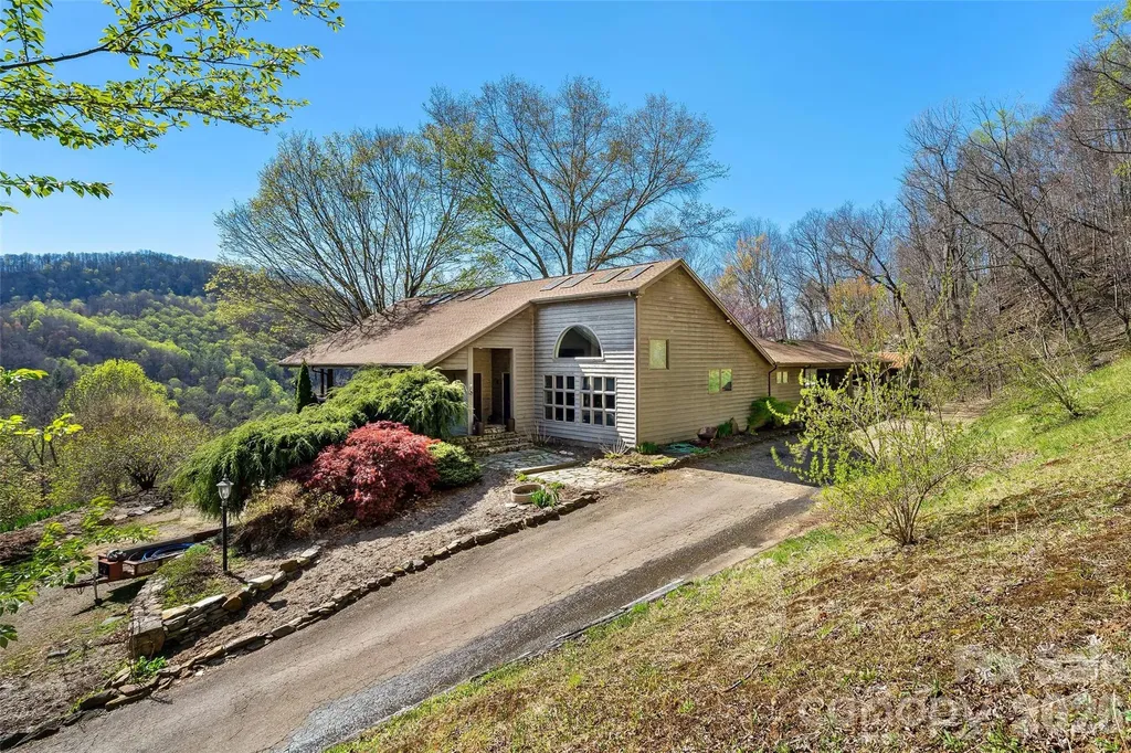 311 Pisgah Mine Road Burnsville NC 28714