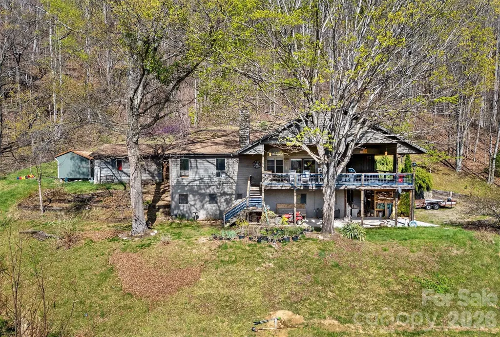 311 Pisgah Mine Road Burnsville NC 28714