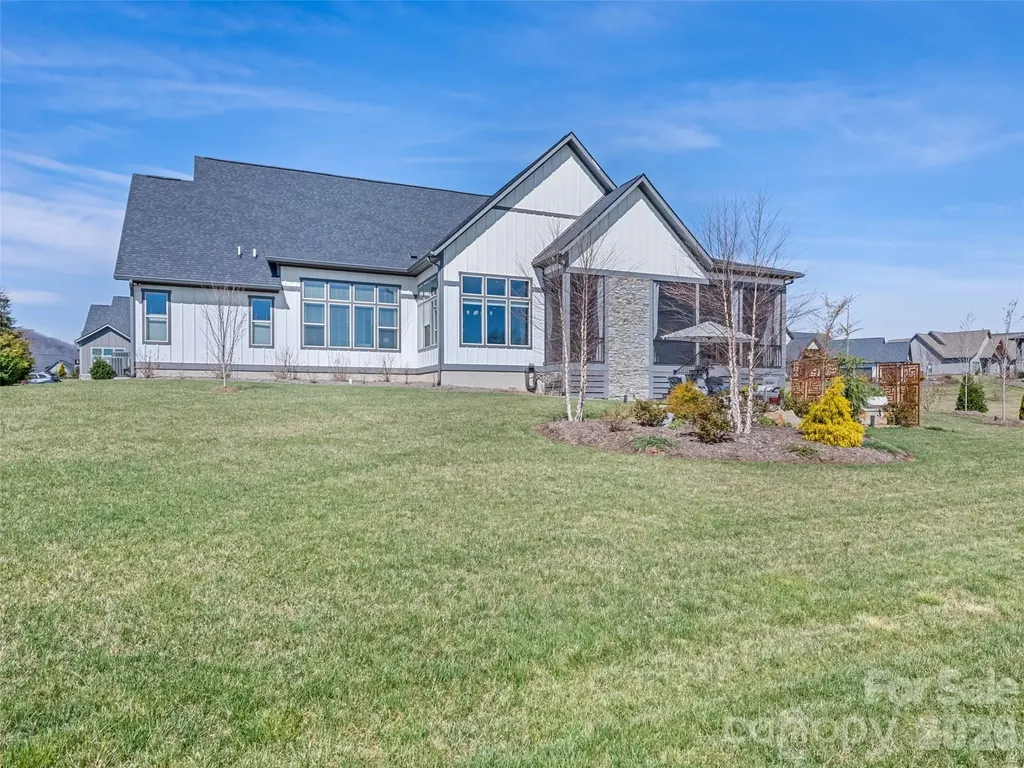 717 Daniel Circle Drive Mills River NC 28759