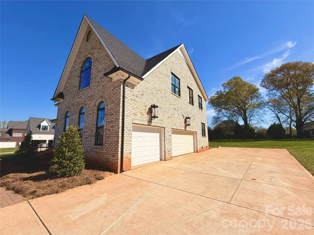 8110 Rolling Fields Road Charlotte NC 28227
