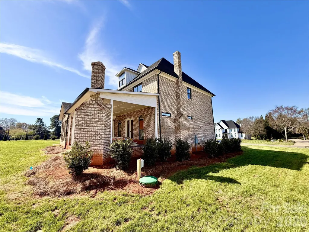 8110 Rolling Fields Road Charlotte NC 28227
