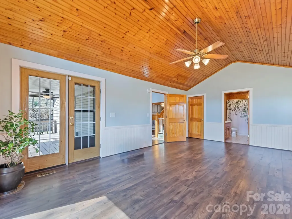 401 Tipstill Cove Waynesville NC 28786