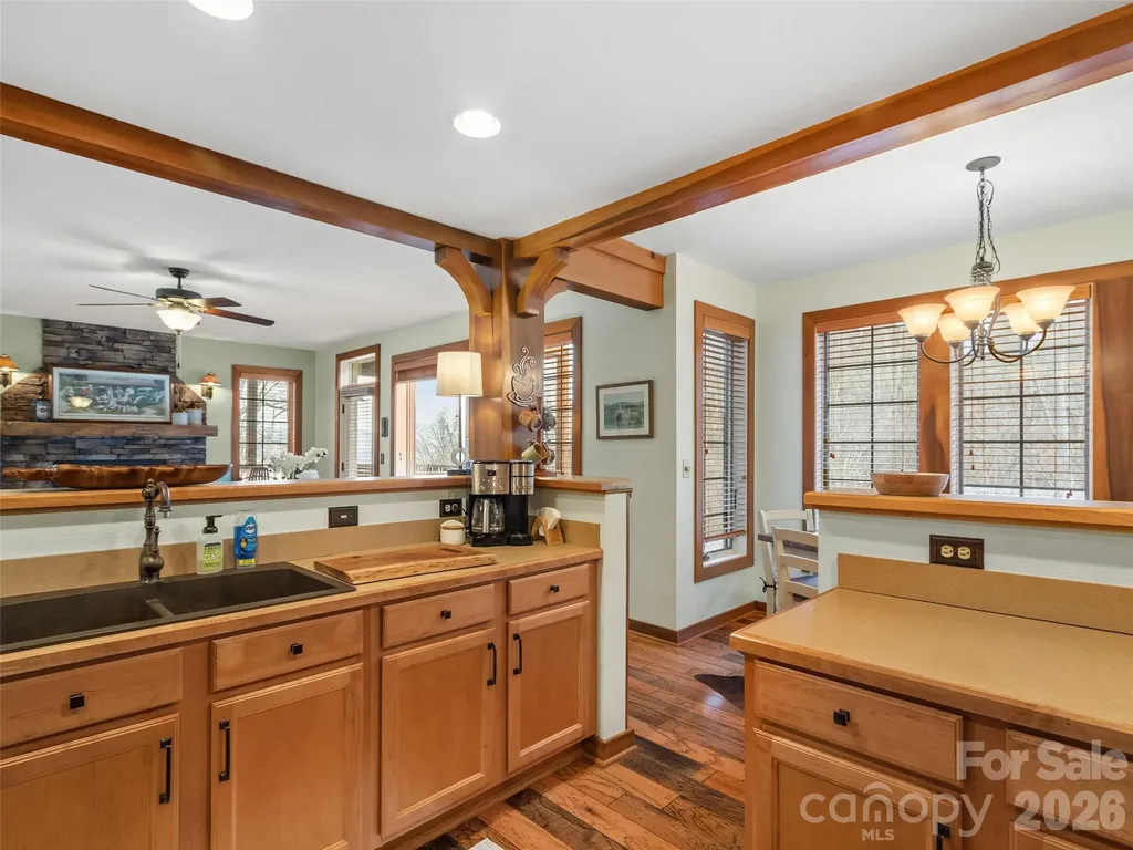 222 Creekside Way Burnsville NC 28714