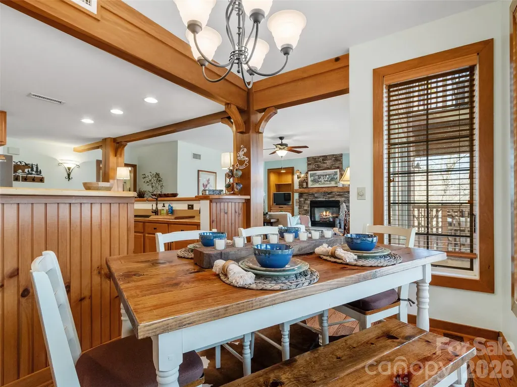222 Creekside Way Burnsville NC 28714