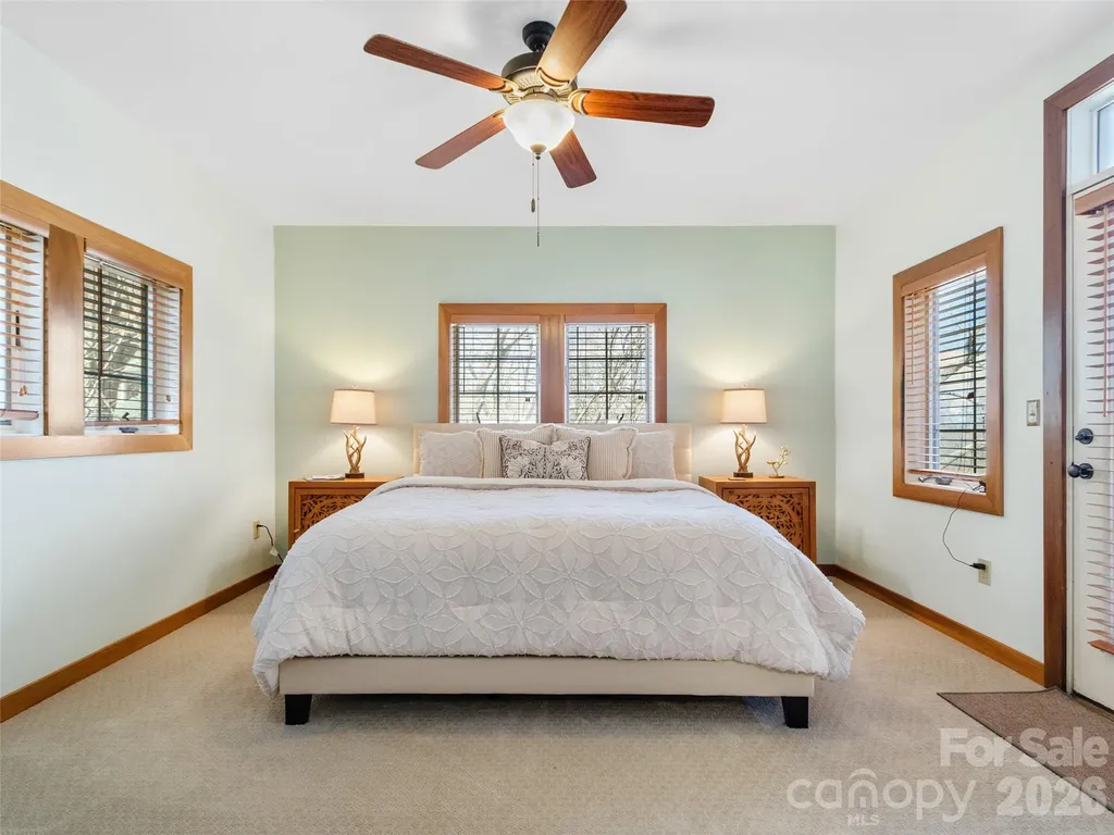 222 Creekside Way Burnsville NC 28714