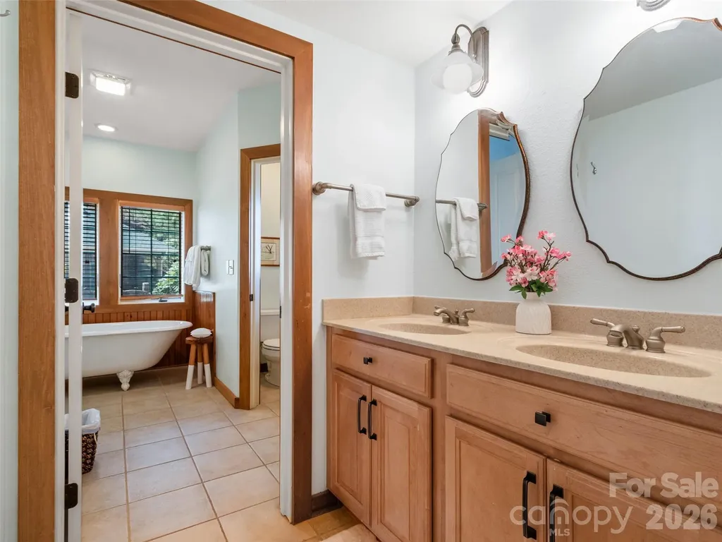 222 Creekside Way Burnsville NC 28714