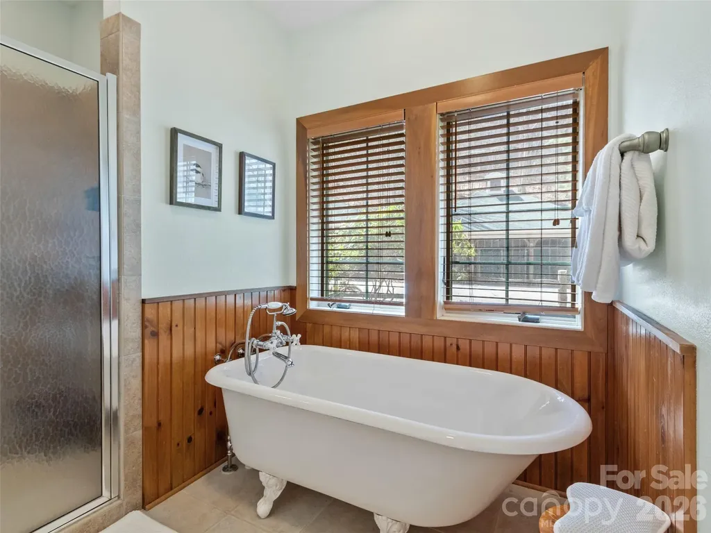 222 Creekside Way Burnsville NC 28714