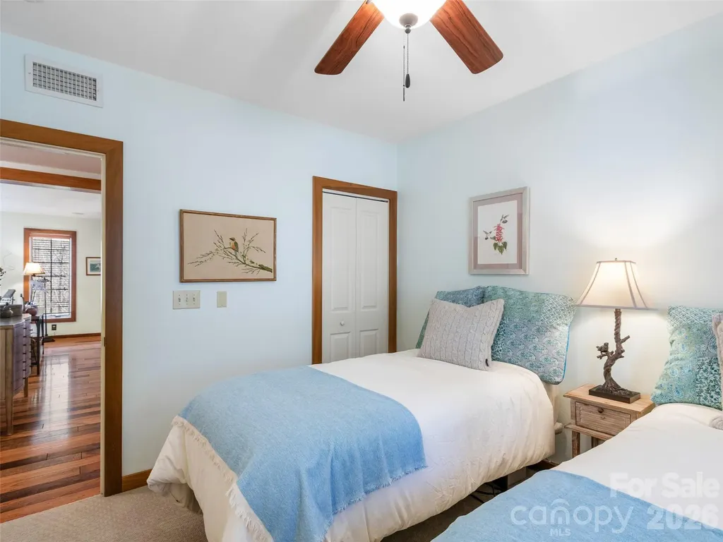 222 Creekside Way Burnsville NC 28714
