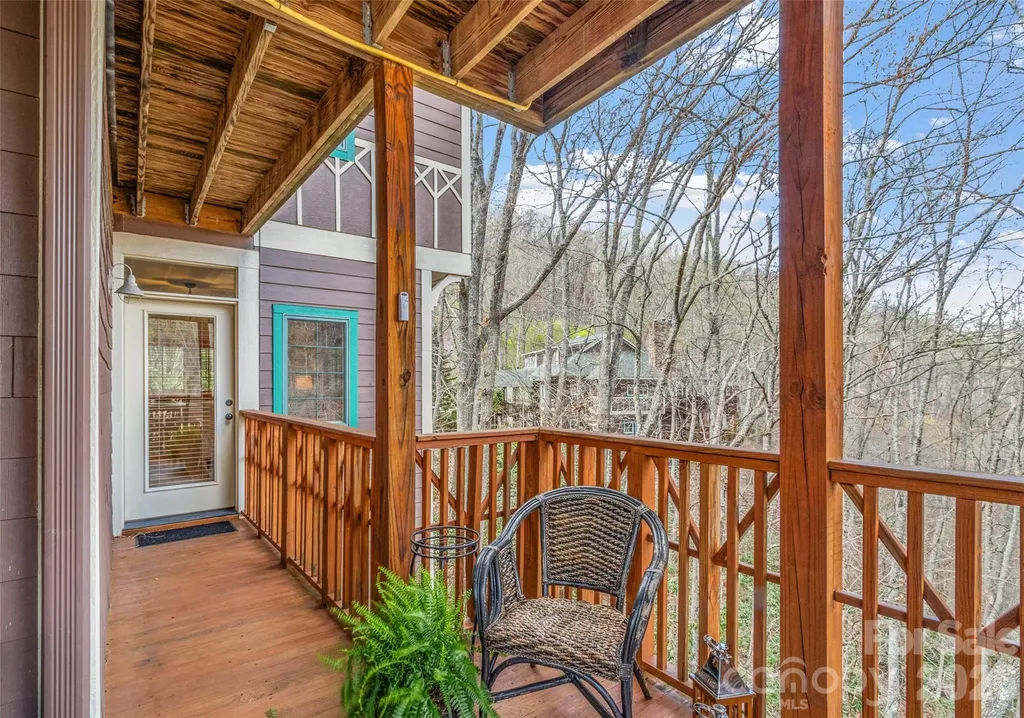 222 Creekside Way Burnsville NC 28714