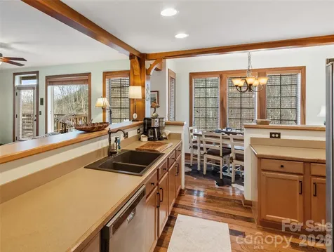 222 Creekside Way Burnsville NC 28714