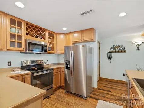 222 Creekside Way Burnsville NC 28714