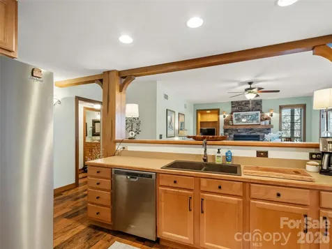 222 Creekside Way Burnsville NC 28714
