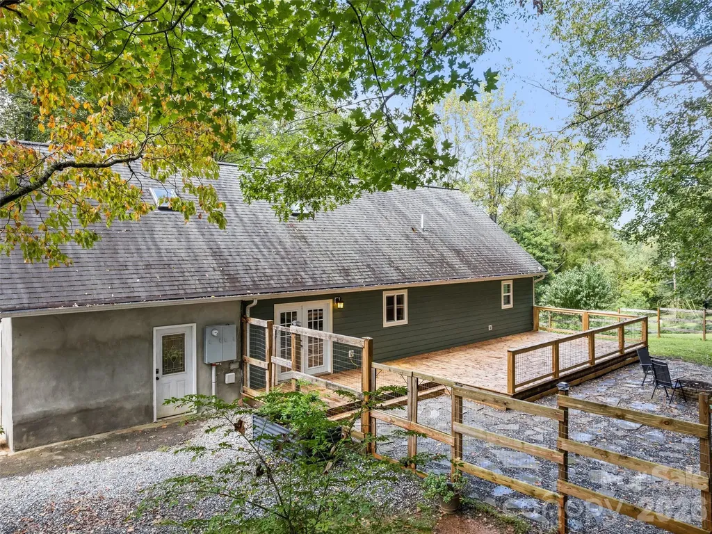 364 Lee Street Sylva NC 28779