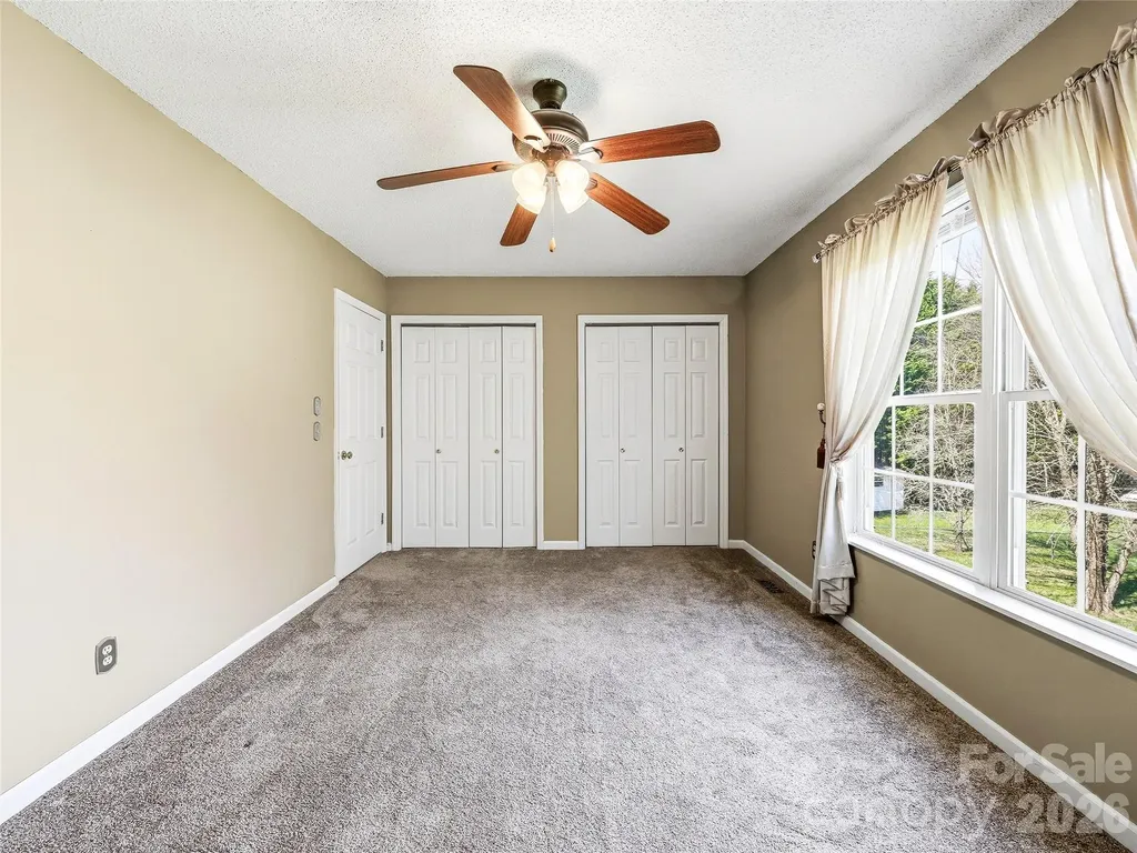 61 Rolling Hills Road Mills River NC 28759