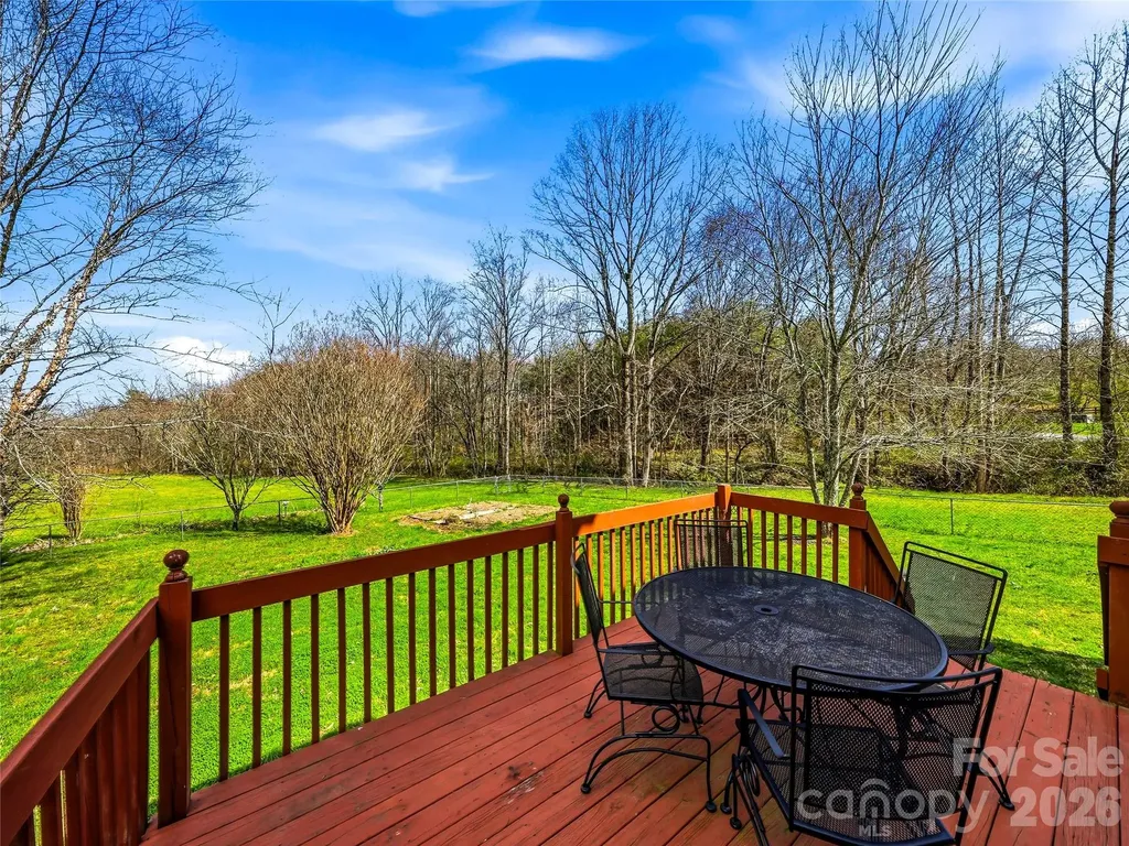 61 Rolling Hills Road Mills River NC 28759