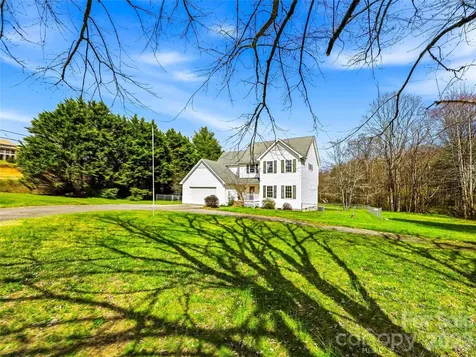 61 Rolling Hills Road Mills River NC 28759