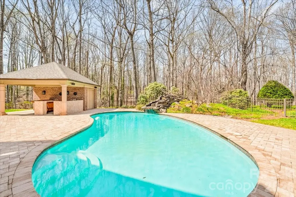 1043 Rolling Green Drive Newton NC 28658