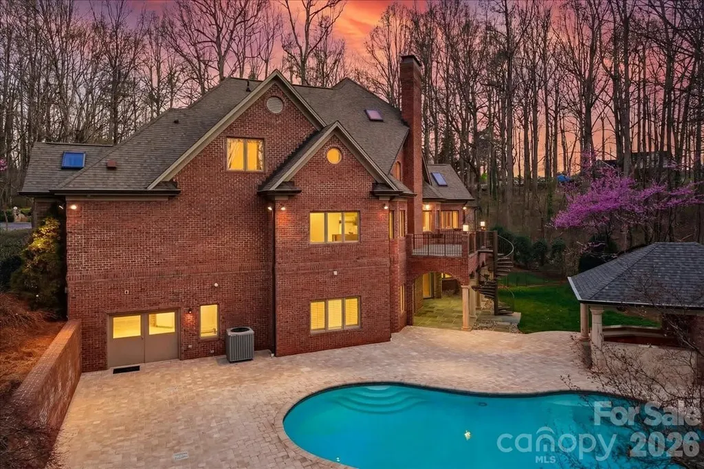 1043 Rolling Green Drive Newton NC 28658