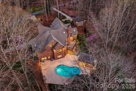1043 Rolling Green Drive Newton NC 28658