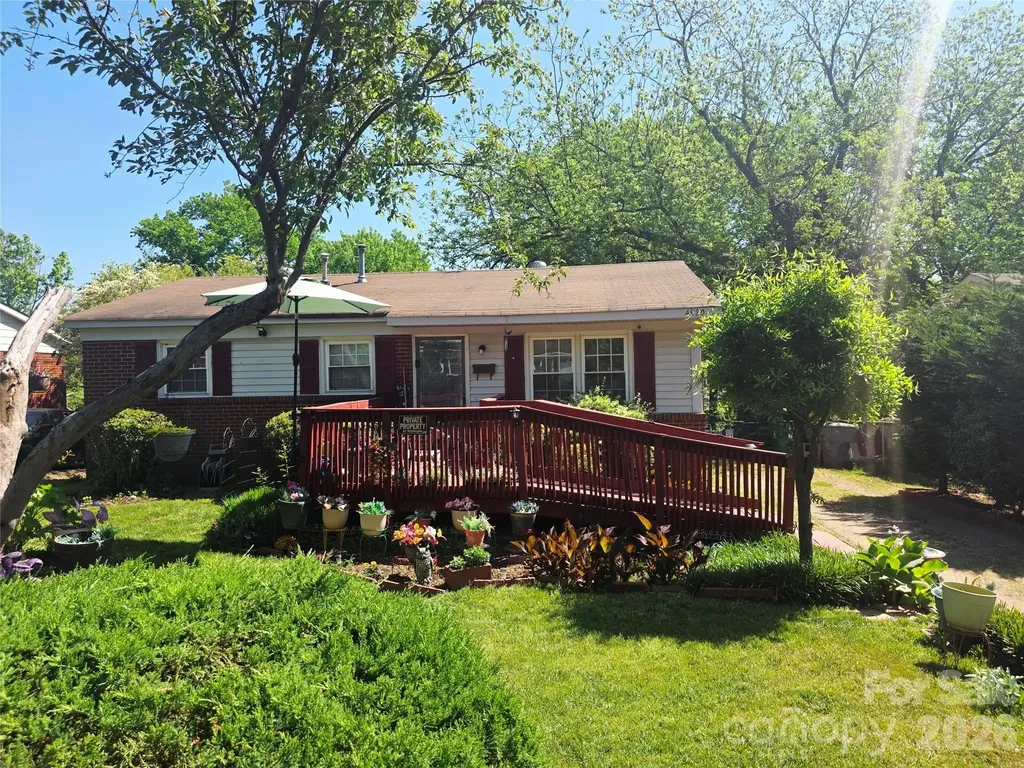 4920 Winchester Street Charlotte NC 28208