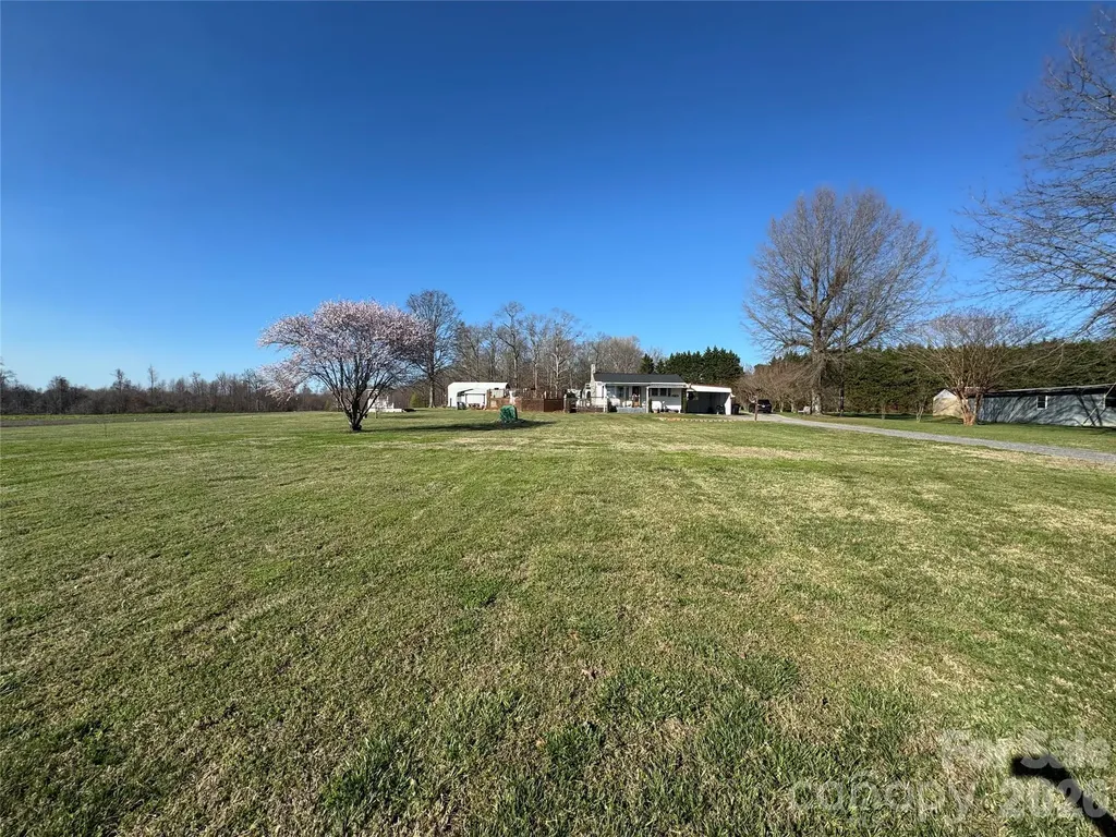 824 Baxter Road Cherryville NC 28021