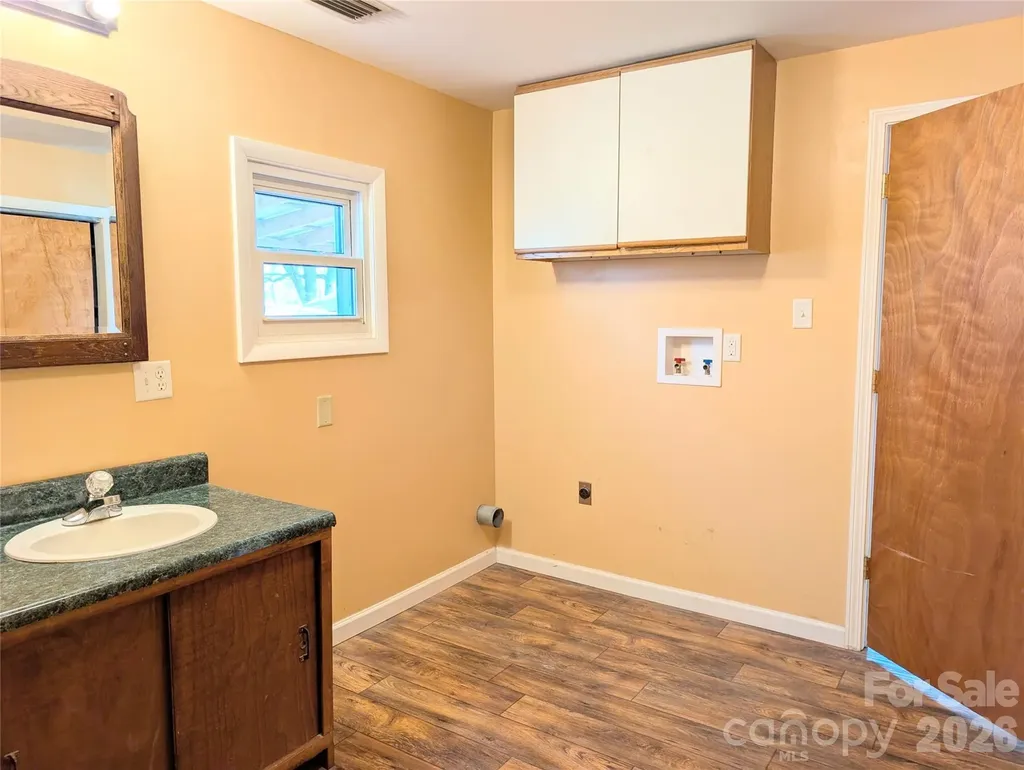 633 S Eastway Drive Troutman NC 28166