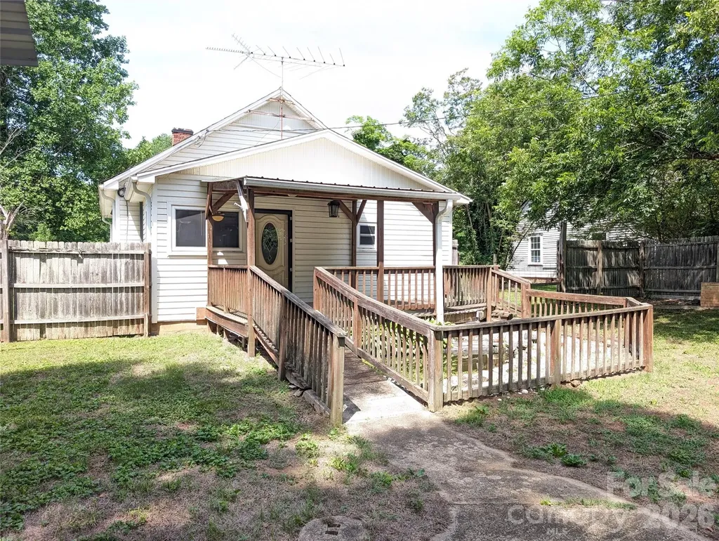 633 S Eastway Drive Troutman NC 28166
