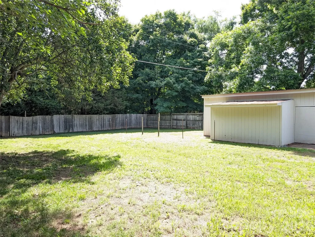 633 S Eastway Drive Troutman NC 28166