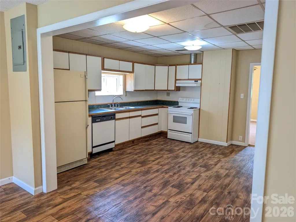 633 S Eastway Drive Troutman NC 28166