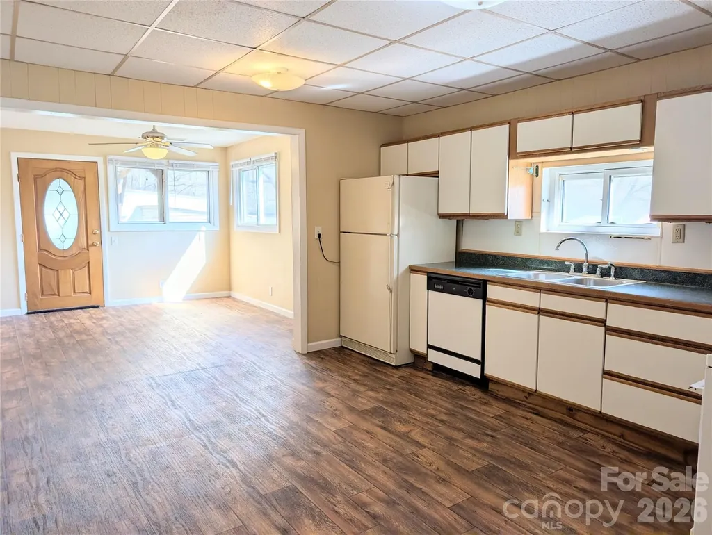 633 S Eastway Drive Troutman NC 28166