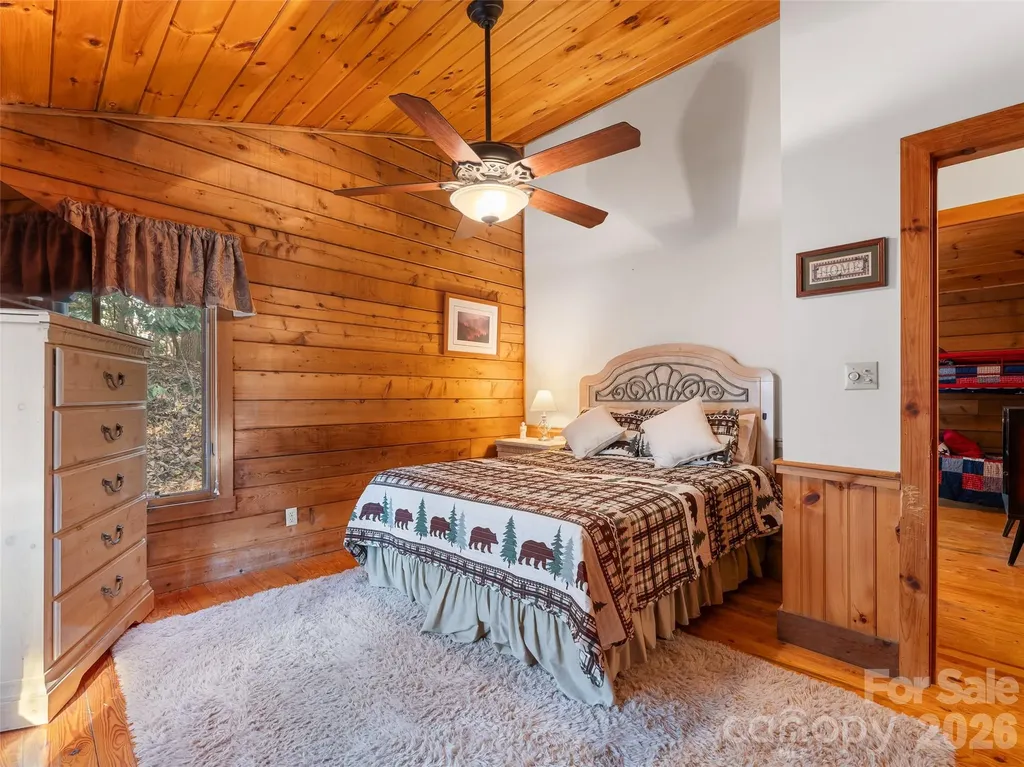 6 Ravenwood Lane Horse Shoe NC 28742