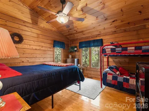 6 Ravenwood Lane Horse Shoe NC 28742