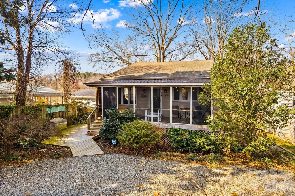 1331 Hickory Point Drive Lexington NC 27292