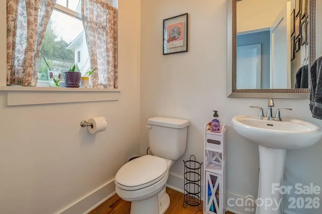 127 Alma Lane Asheville NC 28806