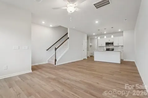 4628 Lakeview Road Charlotte NC 28216