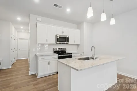 4628 Lakeview Road Charlotte NC 28216