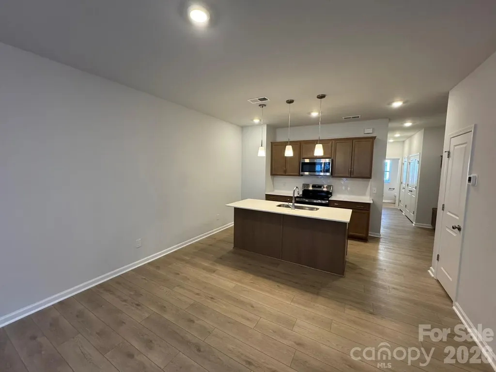 4632 Lakeview Road Charlotte NC 28216