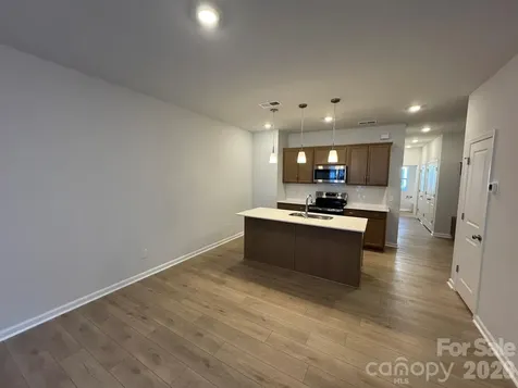 4632 Lakeview Road Charlotte NC 28216