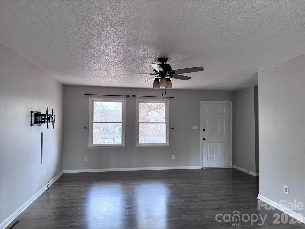 1511 Old Carriage Drive Newton NC 28658