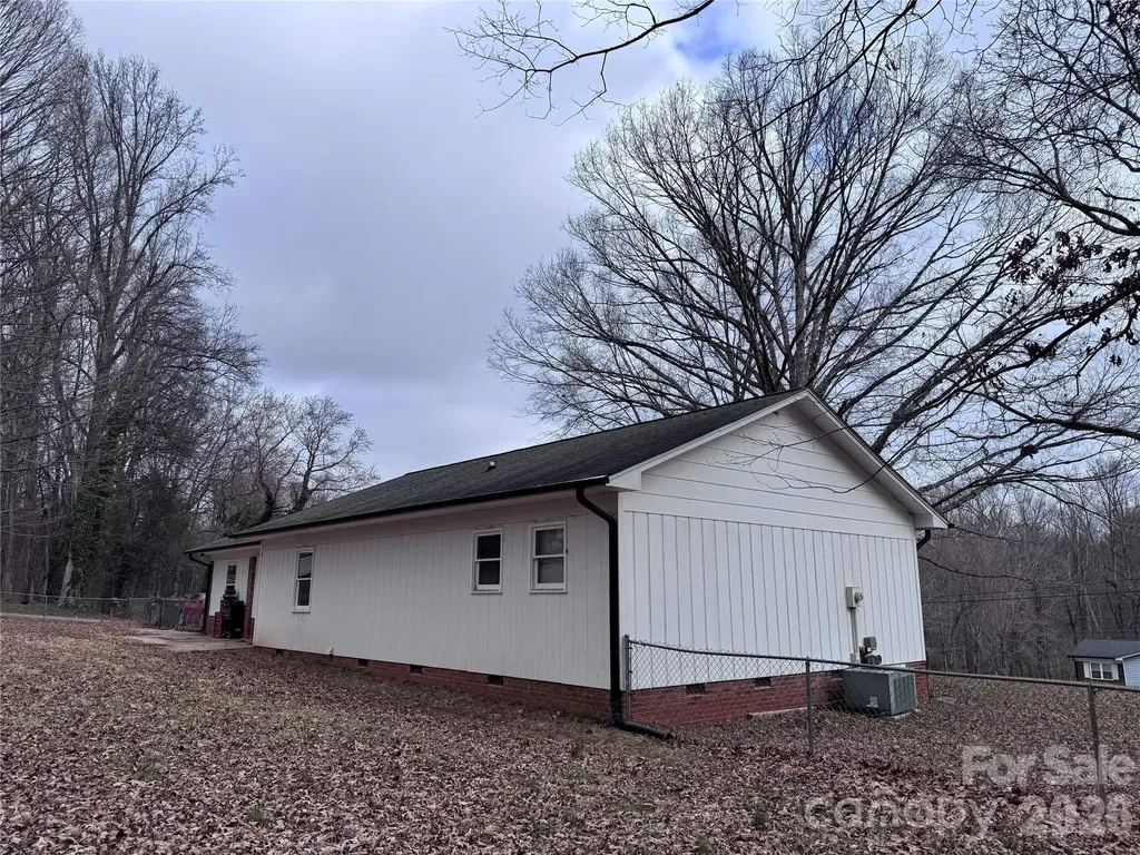 1511 Old Carriage Drive Newton NC 28658