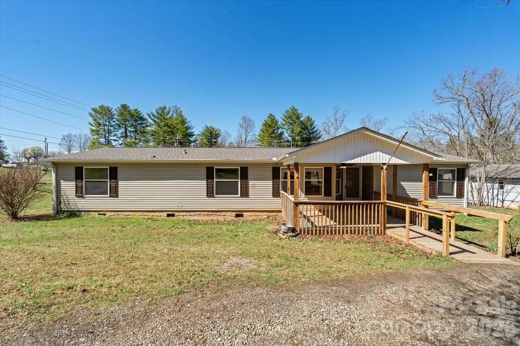 18 Ford Valley Road Weaverville NC 28787