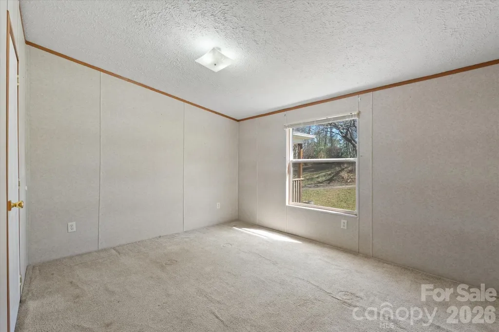 18 Ford Valley Road Weaverville NC 28787